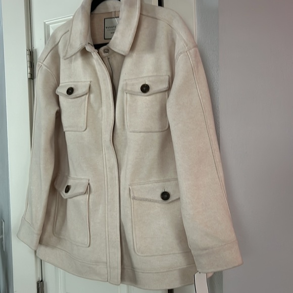 Winter white jacket. Beautiful - Picture 2 of 2